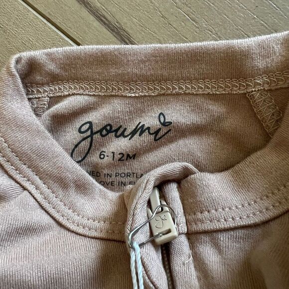 NWT Goumi Kids Sandstone Baby Footie SZ 6-12 mo Tan Bamboo Zippy Sleeper - Picture 3 of 3